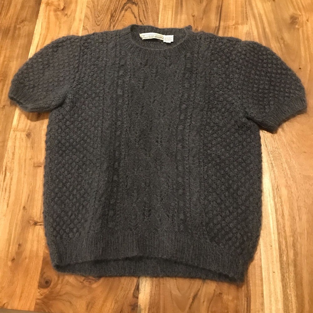 Knit short sleeve sweater